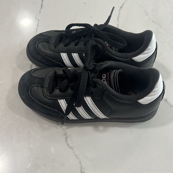 Adidas Soccer Shoes - Picture 2 of 3